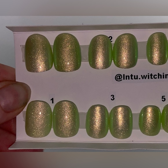 Handmade press on nails. Short / round - Picture 6 of 9